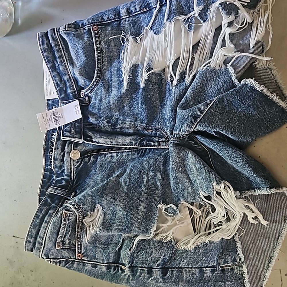 NWT SIZE 8 AMERICAN EAGLE SHORTS